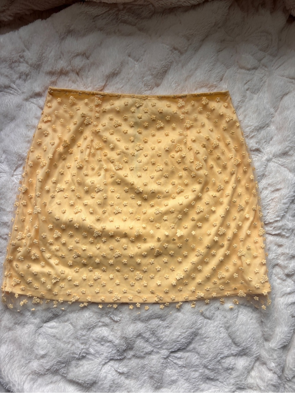 Like New Francesca’s Soft Butter Yellow Mini Skirt Size Large